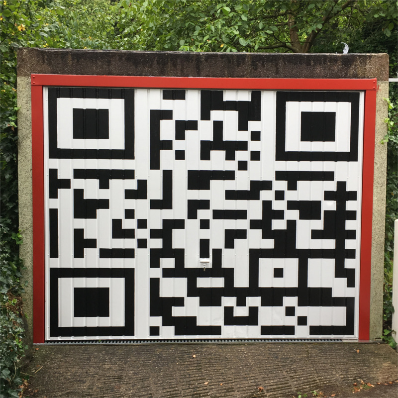 Pforte mit QRCode